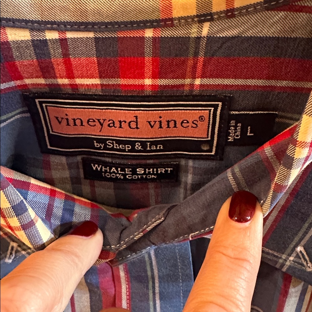 Vineyard Vines Button Down - image 3